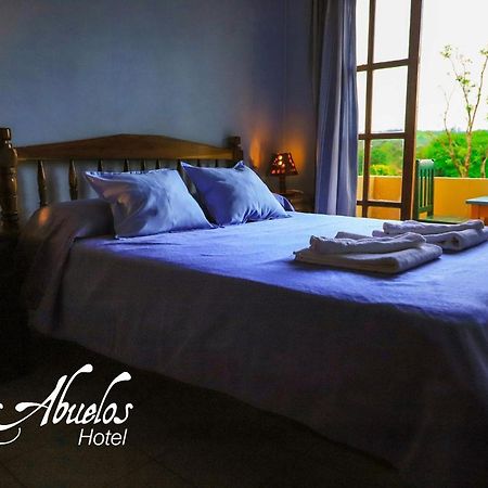 Hotel Los Abuelos 엘 소베르비오 외부 사진