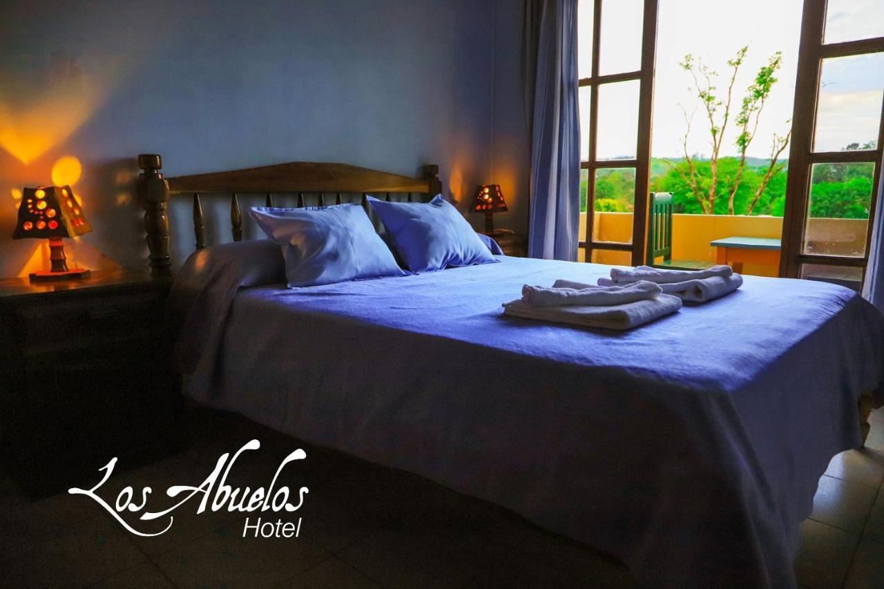 Hotel Los Abuelos 엘 소베르비오 외부 사진